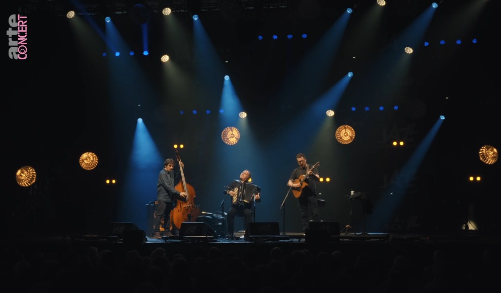 RichardGallianoNewYorkTangoTrio2025-05-29JazzSousLesPommiersCoutancesFrance (2).jpg
